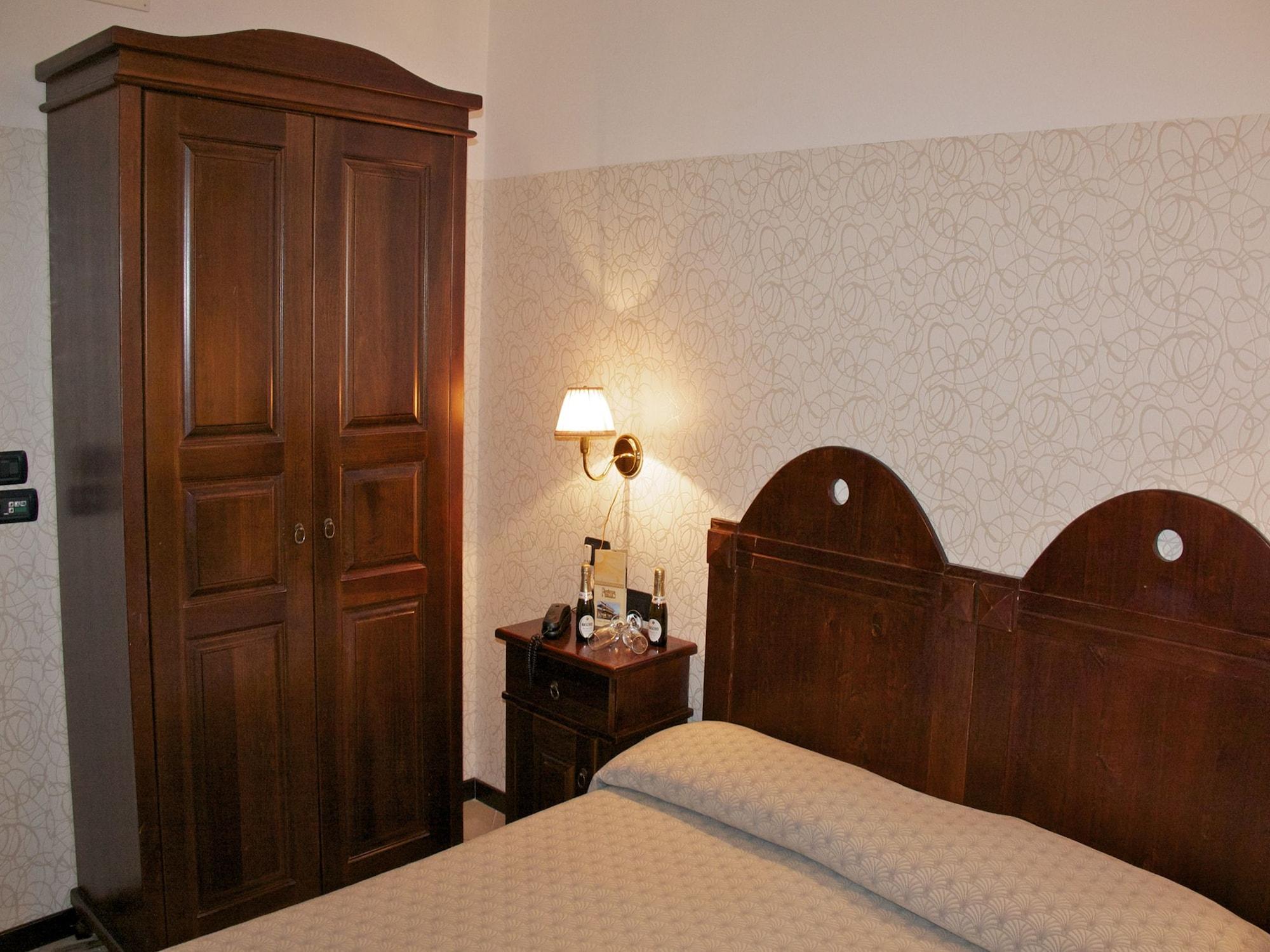 Business Hotel 3*