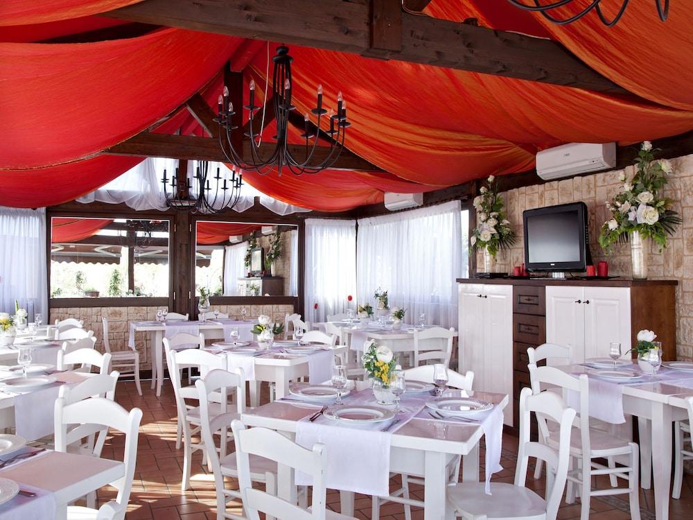 Business Hotel Casoria