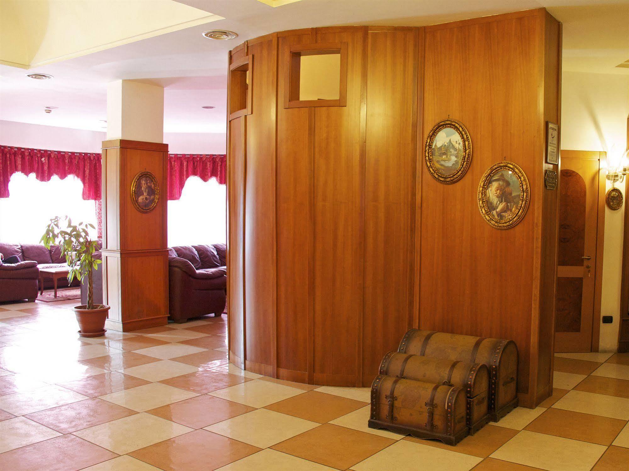 Business Hotel Casoria