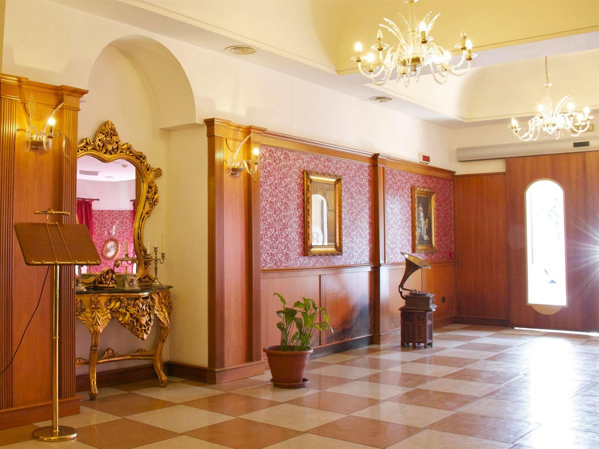 Business Hotel Casoria